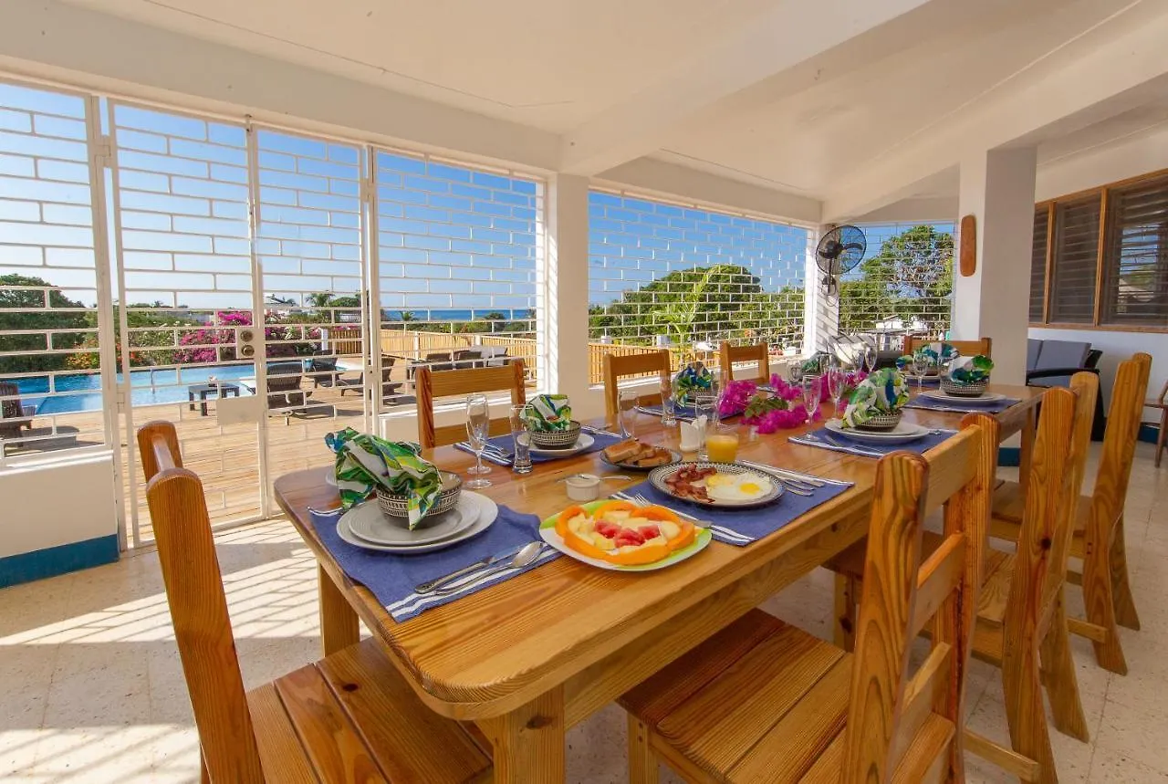 Butterfly Hill Villa & Studio Apartment